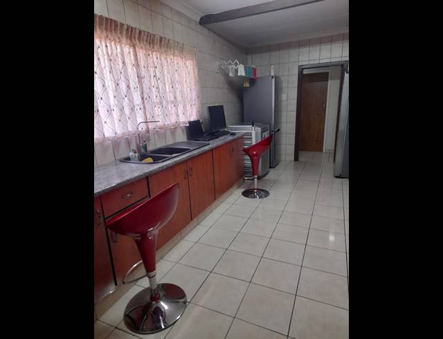 2 BEDROOM PROPERTY TO RENT IN SOUTH CREST